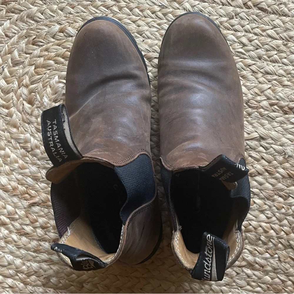 Blundstone Heeled Chelsea Boots - Picture 2 of 7